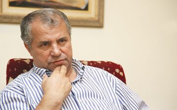 خبر مصادره ویلای علی پروین جهانی شد