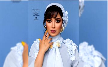 تصویری از فریبا طالبی با عینک و رژلب قرمز