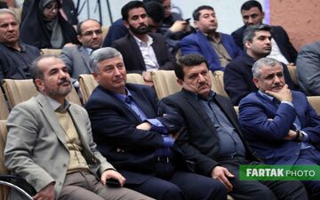 اهدای 20 دستگاه ماشین آلات خدمات شهری به استان‌های سیل زده به روایت تصویر