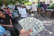 بازگشت دلار به کانال ۲۲۰ هزار تومان در ۲۵ شهریور ۱۴۰۵