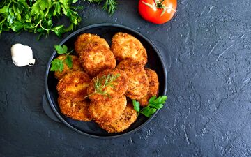 طرز تهیه کتلت مرغ آبغوره‌ ای؛ غذای خوشمزه و مخصوص شمالی