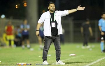 چادرملو با اخباری دو ساله تمدید کرد
