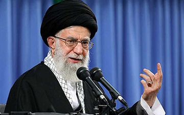 دیدار آیت الله خامنه ای با مردم + فیلم