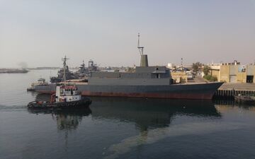 سفر هنرمندان به خلیج فارس/ واکنش ناوسواران آمریکا در رویارویی با قایق‌های سپاه + عکس و فیلم