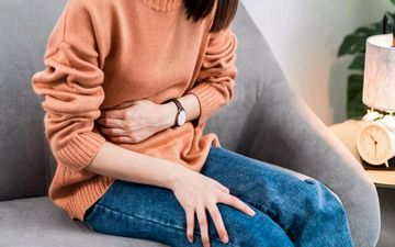 چرا وقتی گرسنه هستیم معده‌مان درد می‌گیرد؟ 