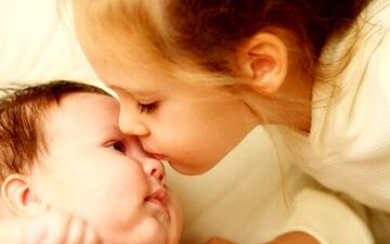 بهترین فاصله سنی بین بچه‌ها چند سال است؟