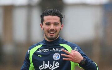 پیام ویژه مهاجم پرسپولیس برای بازیکن جنجالی استقلال