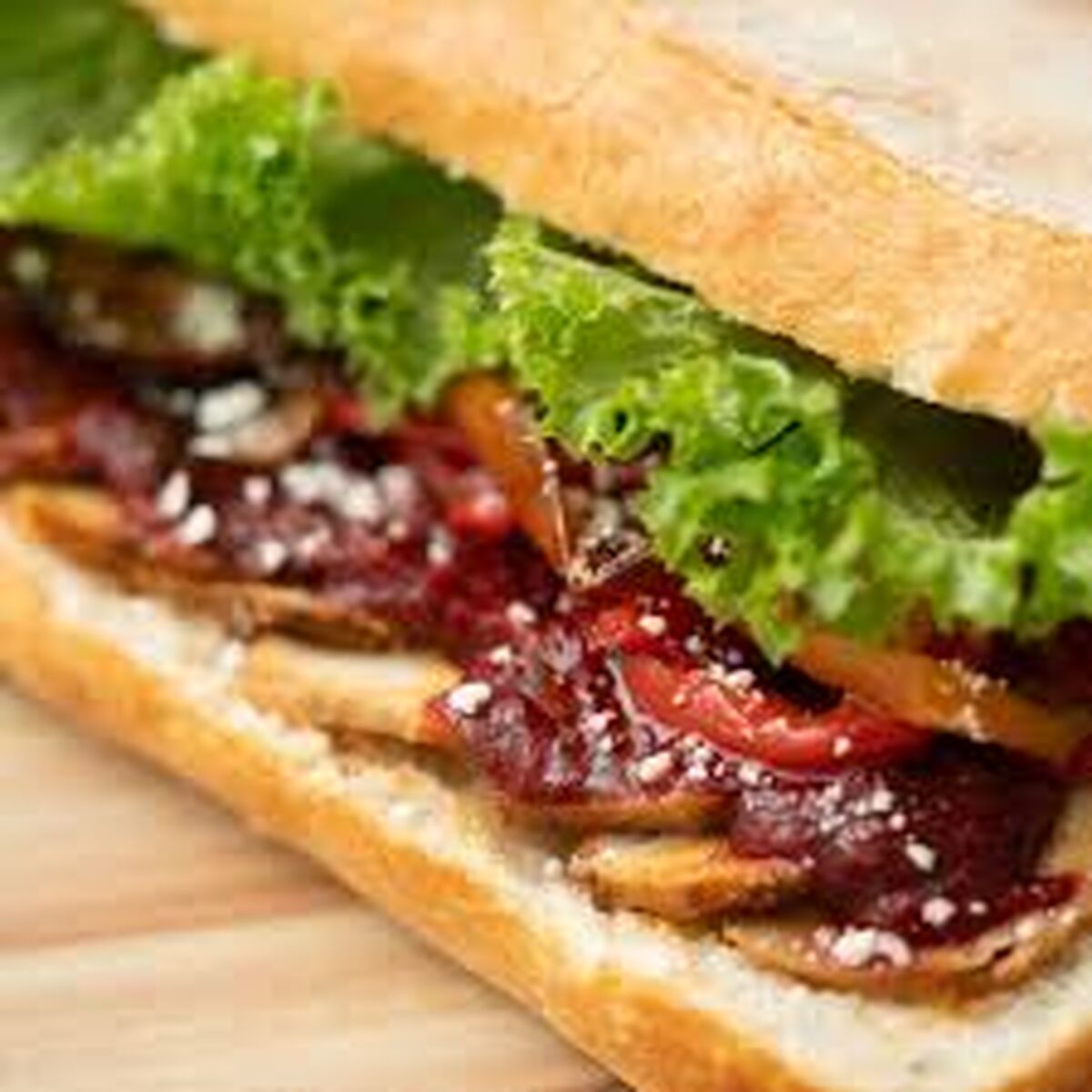 طرز تهیه ساندویچ مرغ و بادمجان با سس چیلی| خیلی خوشمزه س!