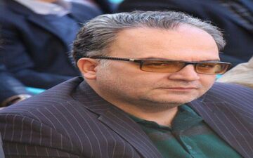 تقدیر از مدیر کل امور روستایی و شوراهای استانداری سمنان 
