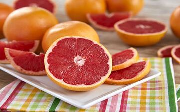 با این میوه چربی خون را فیتیله پیچ کنید