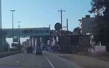حرکات نمایشی خطرناک پراید و نیسان در بزرگراه + فیلم 
