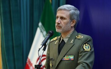  وزیردفاع: فناوری نانو نقش موثری در افزایش توان رزم نیروهای مسلح دارد 