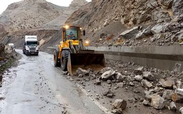 فاجعه در گرمسار؛ ریزش کوه یک فوتی و پنج مصدوم داشت