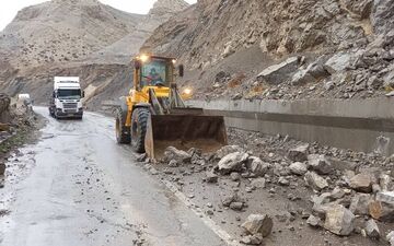 فاجعه در گرمسار؛ ریزش کوه یک فوتی و پنج مصدوم داشت