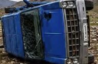 یک فوتی و یک مصدوم در واژگونی نیسان در جاده اراک–قم
