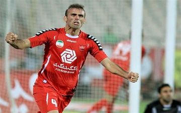  کری کاپیتان پرسپولیس برای استقلالی‌ها