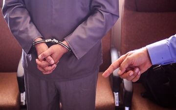 عضو شورای شهر گلستان به اتهام ارتشاء دستگیر شد
