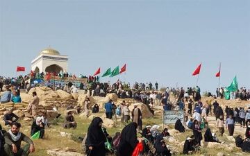‍ 

خدمات رسانی سازمان حمل و نقل مسافر شهرداری کرمانشاه به زائران بازی‌دراز



