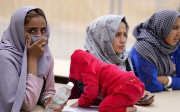 شهردار طالبان: زنان در خانه بمانند !