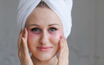 برای کاهش پف صورت این غذاها را نخورید
