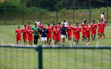 با تصمیم کالدرون، بازیکنان پرسپولیس دو دسته شدند