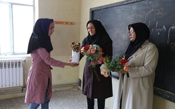 لیست بهترین هدایای روز معلم ۱۴۰۵؛ چه هدیه‌ای شایسته قدردانی از آموزگاران است؟
