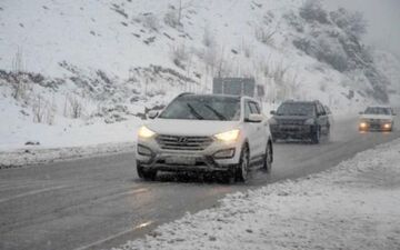  بارش برف و باران در محورهای ۶ استان