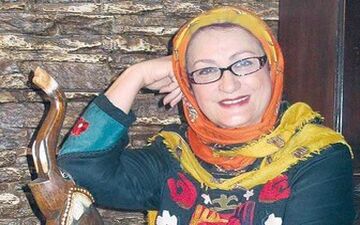  خانم بازیگر: من نود سالم است و دوست دارم آرایش کنم