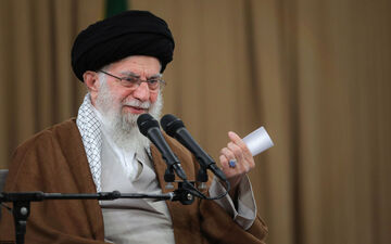 آغاز سخنرانی رهبر انقلاب در سالگرد رحلت حضرت امام خمینی
