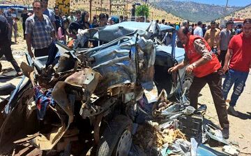 تصادف تریلر با ۲۵ خودرو در یاسوج