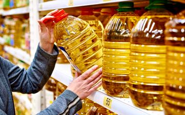 فروش روغن خوراکی در بازار؛ ۲۰ درصد زیر قیمت مصوب