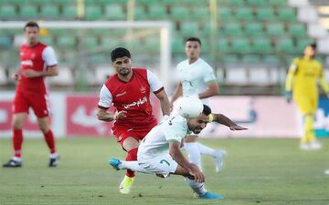 پرسپولیس پر مهره از پس ذوب آهن 10 نفره بر نیامد/ دفاع جانانه شاگردان تارتار مانع از پیروزی سرخ پوشان 