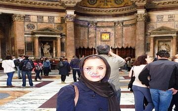 پوشش خاص مجری زن مشهور در رم + عکس