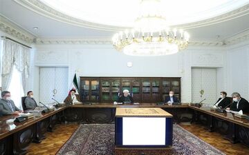 تاکید روحانی بر ضرورت پرداخت بهنگام حقوق و مستمری کارکنان و بازنشستگان
