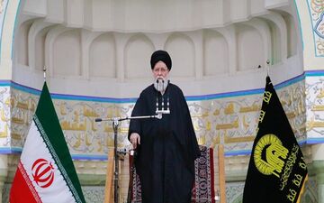 آیت‌الله علم‌الهدی: مسئولان مقابل احتکار و گرانفروشی بایستند
