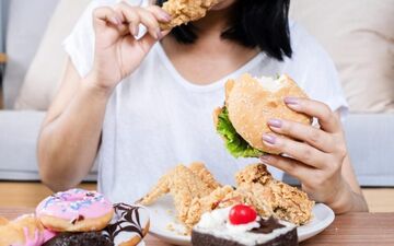 کم خوری و پرخوری عصبی را چطوری میتوان مدیریت کرد؟
