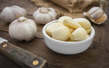 هشدار؛ مصرف “سیر” برای این افراد ممنوع!