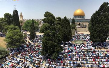  حضور ۳۰ هزار فلسطینی در نماز جمعه مسجدالاقصی 