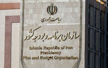 بخشنامه بودجه ۱۴۰۲؛ از تعیین افزایش حقوق کارمندان تا شرایط استخدامی