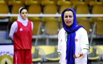 تنها به قهرمانی فکر می‌کنیم 