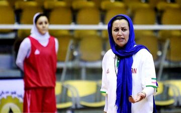 تنها به قهرمانی فکر می‌کنیم 