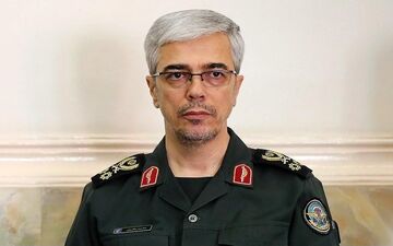  سرلشکر باقری: استکبار توان ایستادگی در برابر ملت ایران را ندارد