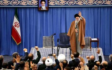 ملتی که در صحنه است، دشمن هیچ آسیبی نمی‌تواند به او برساند