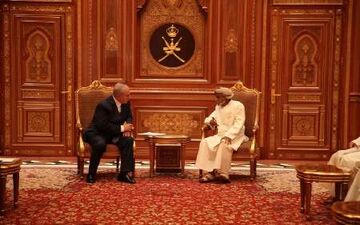 نخست وزیر رژیم صهیونیستی با سلطان قابوس دیدار کرد