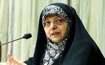 تاکید ابتکار بر محاسبه «بیمه زنان خانه‌دار» بر اساس کاری که در منزل انجام می‌دهند