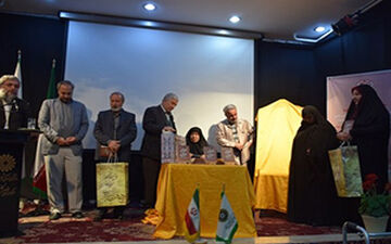 کتابی که روایت زندگی ماه دامادی است که دستمال سرخش نشان از ایثار و مقاومت بود + فیل