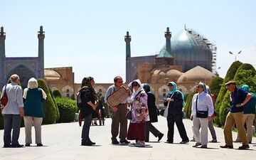 
ورود ۲۰۰ هزار گردشگر خارجی از ابتدای سال به اصفهان 