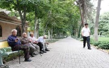 60 درصد بازنشستگان حداقل‌بگیرند/ دولت برای همسان سازی حقوق‌ها فکری کند