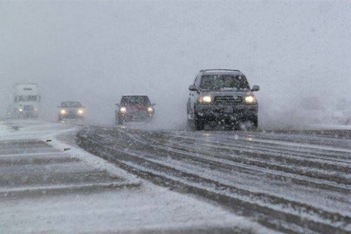 ۱۵ استان زیر بارش برف و باران/ ترافیک نیمه‌سنگین در محورهای منتهی به تهران