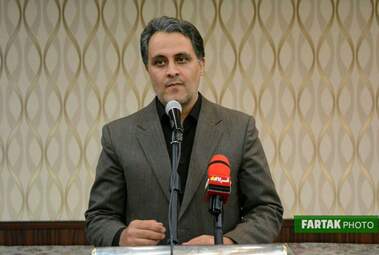  نشست هم‌اندیشی تورلیدرها برای جذب گردشگر  در سالن آناهیتا هتل پارسیان کرمانشاه 